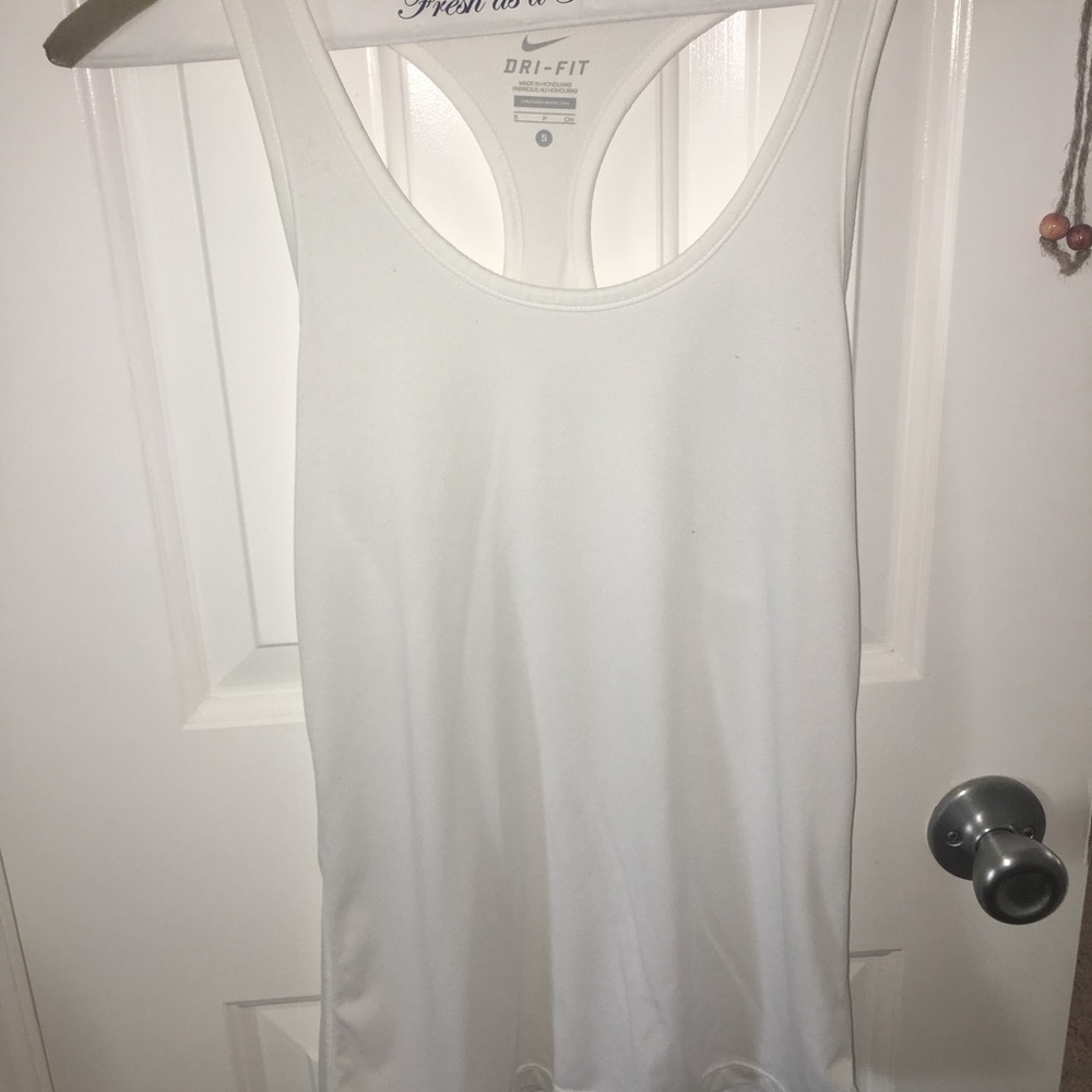 white nike sports tank top